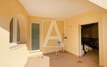 Property slide 30