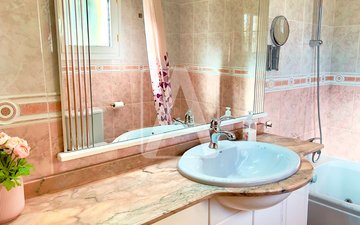 Property slide 22