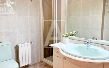 Property slide 25