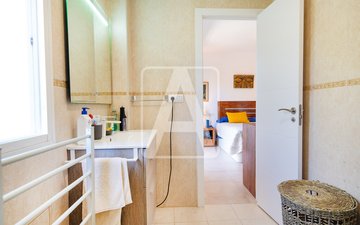 Property slide 30
