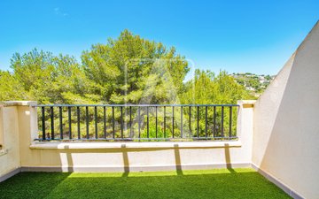 Property slide 31