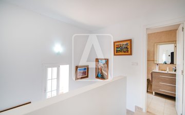 Property slide 44