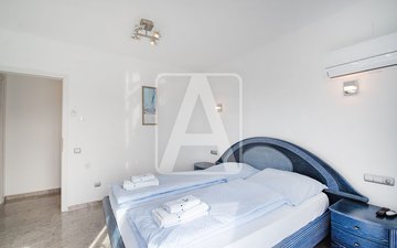 Property slide 44