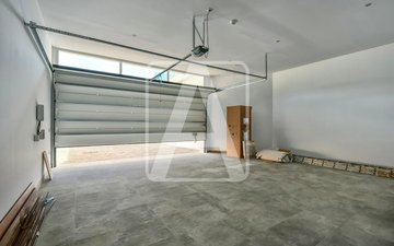 Property slide 22