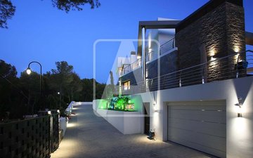 Property slide 18