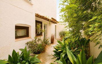 Property slide 21