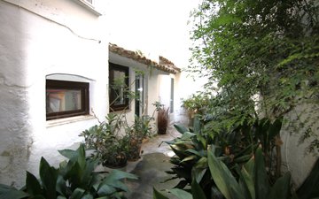 Property slide 22
