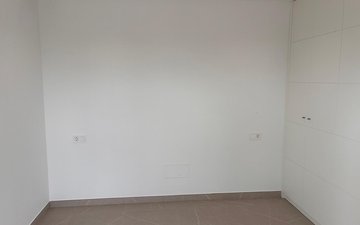 Property slide 22