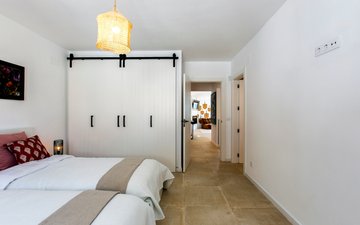 Property slide 20