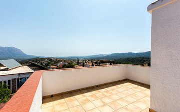 Property slide 49