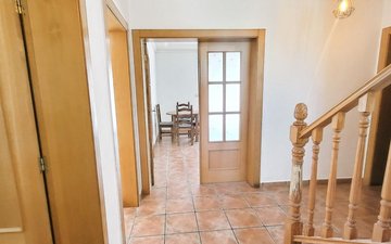 Property slide 32