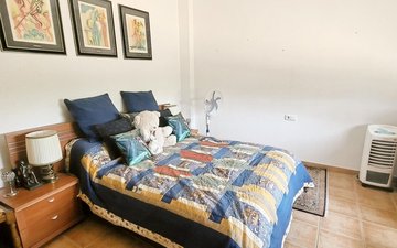 Property slide 32