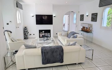 Property slide 10