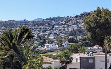 Property slide 32