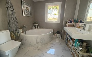 Property slide 21