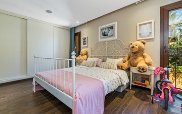 Property slide 18