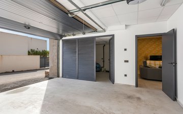 Property slide 44