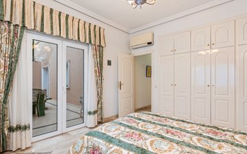 Property slide 21
