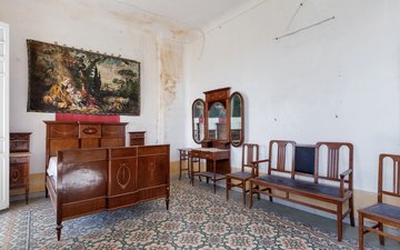 Property slide 32