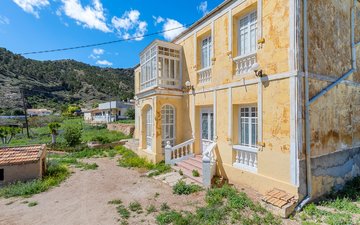 Property slide 10