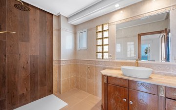 Property slide 25
