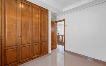 Property slide 24