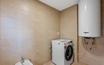 Property slide 32
