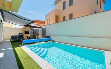 Property slide 32