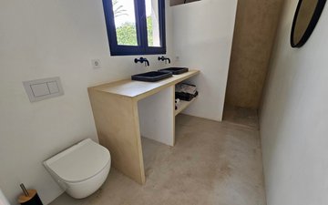 Property slide 32