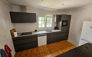 Property slide 10