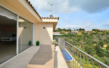 Property slide 25