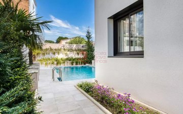 Property slide 19