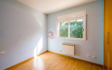 Property slide 21