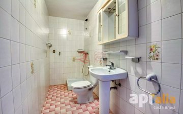 Property slide 21
