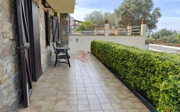 Property slide 22