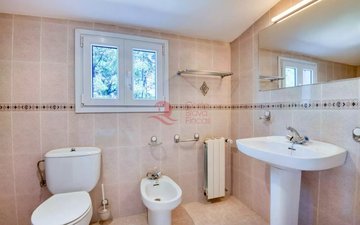 Property slide 24