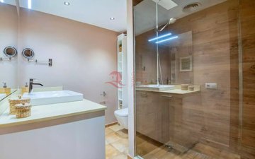 Property slide 21