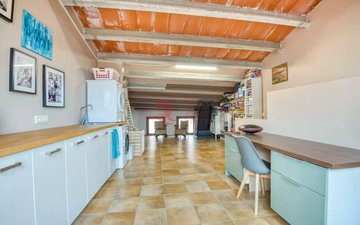 Property slide 25