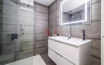Property slide 18