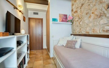 Property slide 18