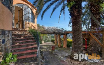 Property slide 10