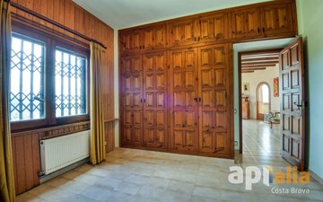 Property slide 17