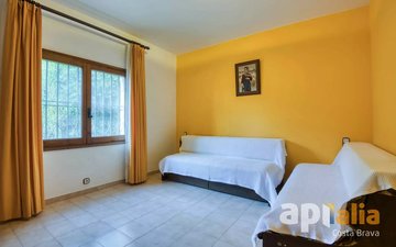 Property slide 19