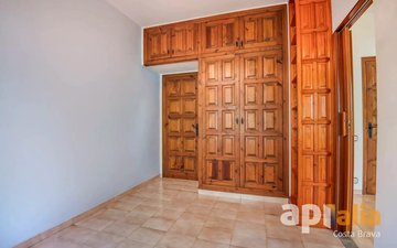 Property slide 23