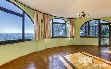 Property slide 30