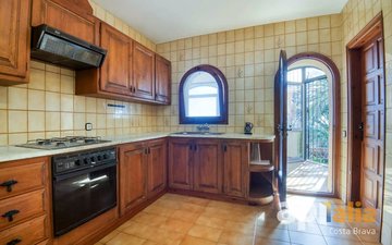 Property slide 33