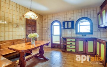 Property slide 35