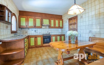 Property slide 37