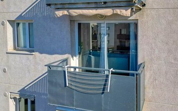 Property slide 20