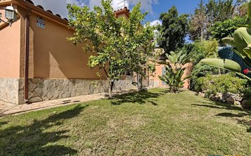 Property slide 32